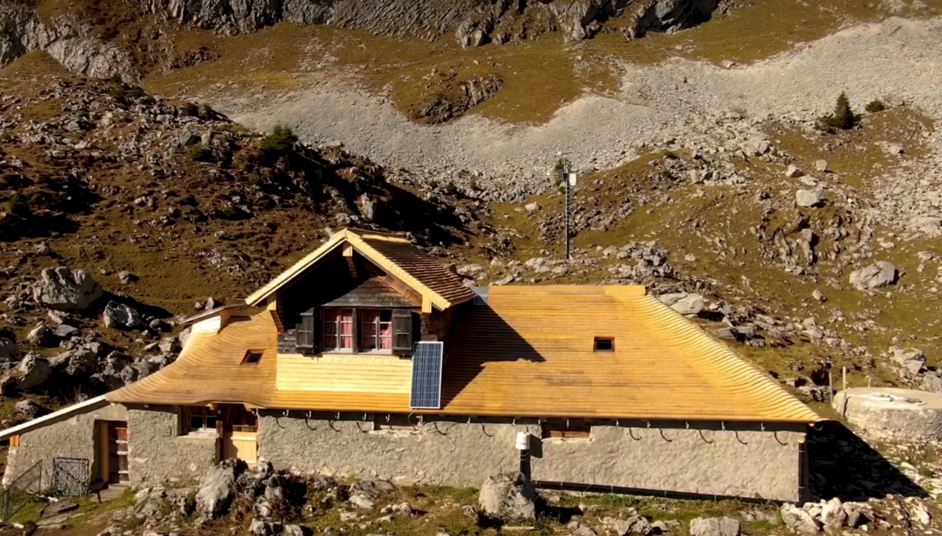 Rénovation de toiture du chalet Fochsen, chalet communal de Jaun – Tristan Ropraz Tavillonneur